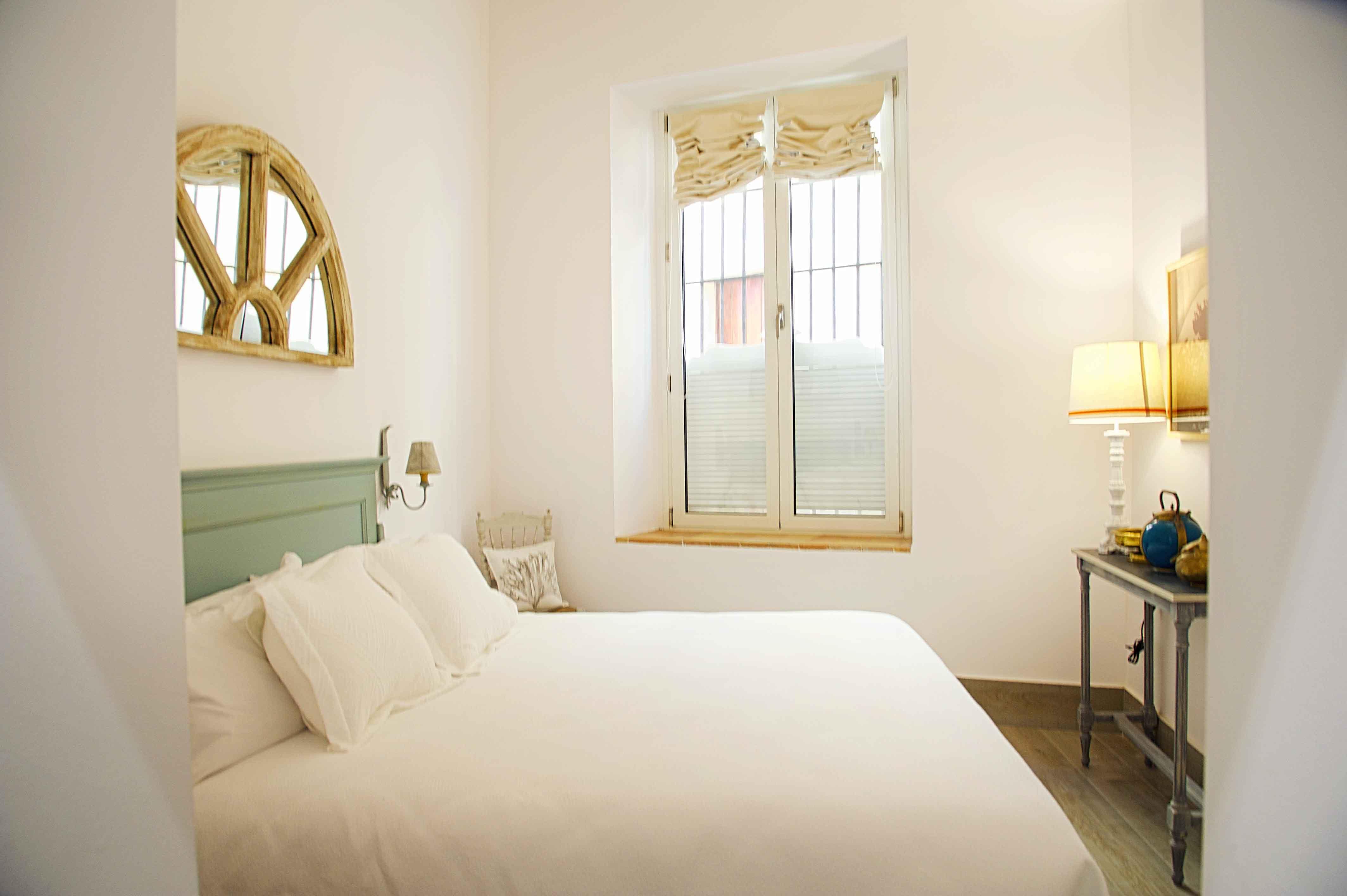 Overland Suites Catedral Севилья Экстерьер фото