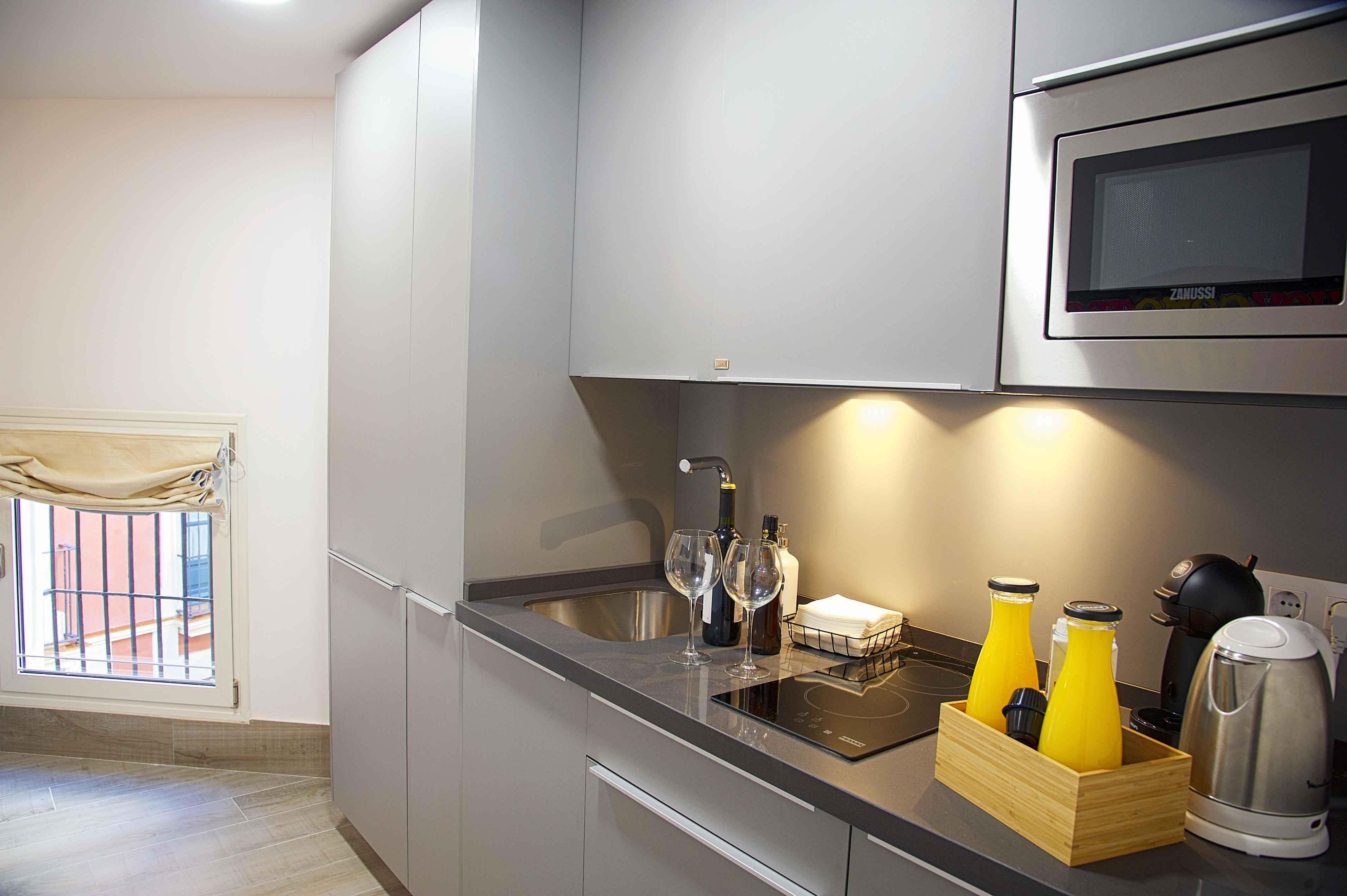 Overland Suites Catedral Севилья Экстерьер фото