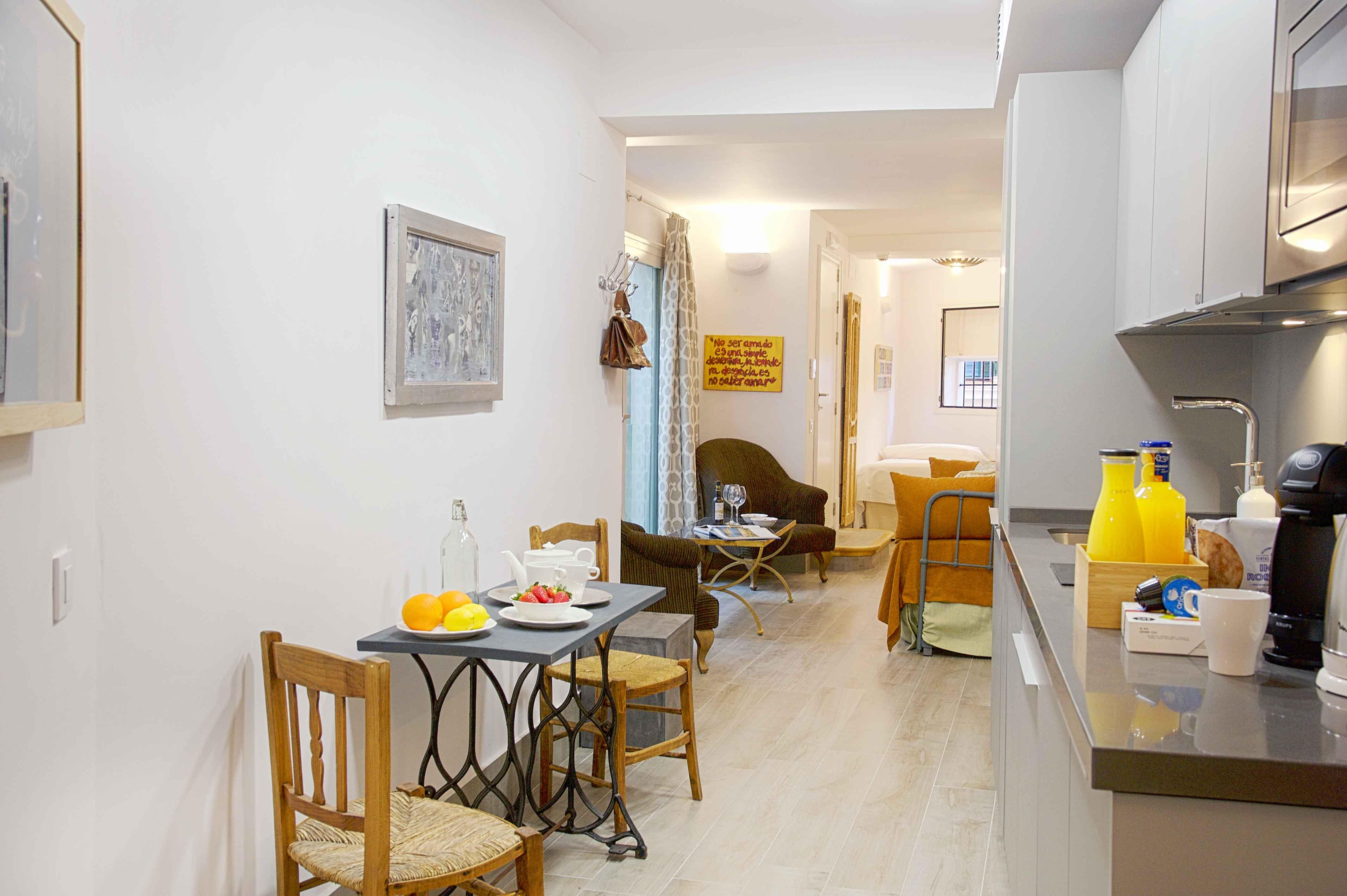 Overland Suites Catedral Севилья Экстерьер фото