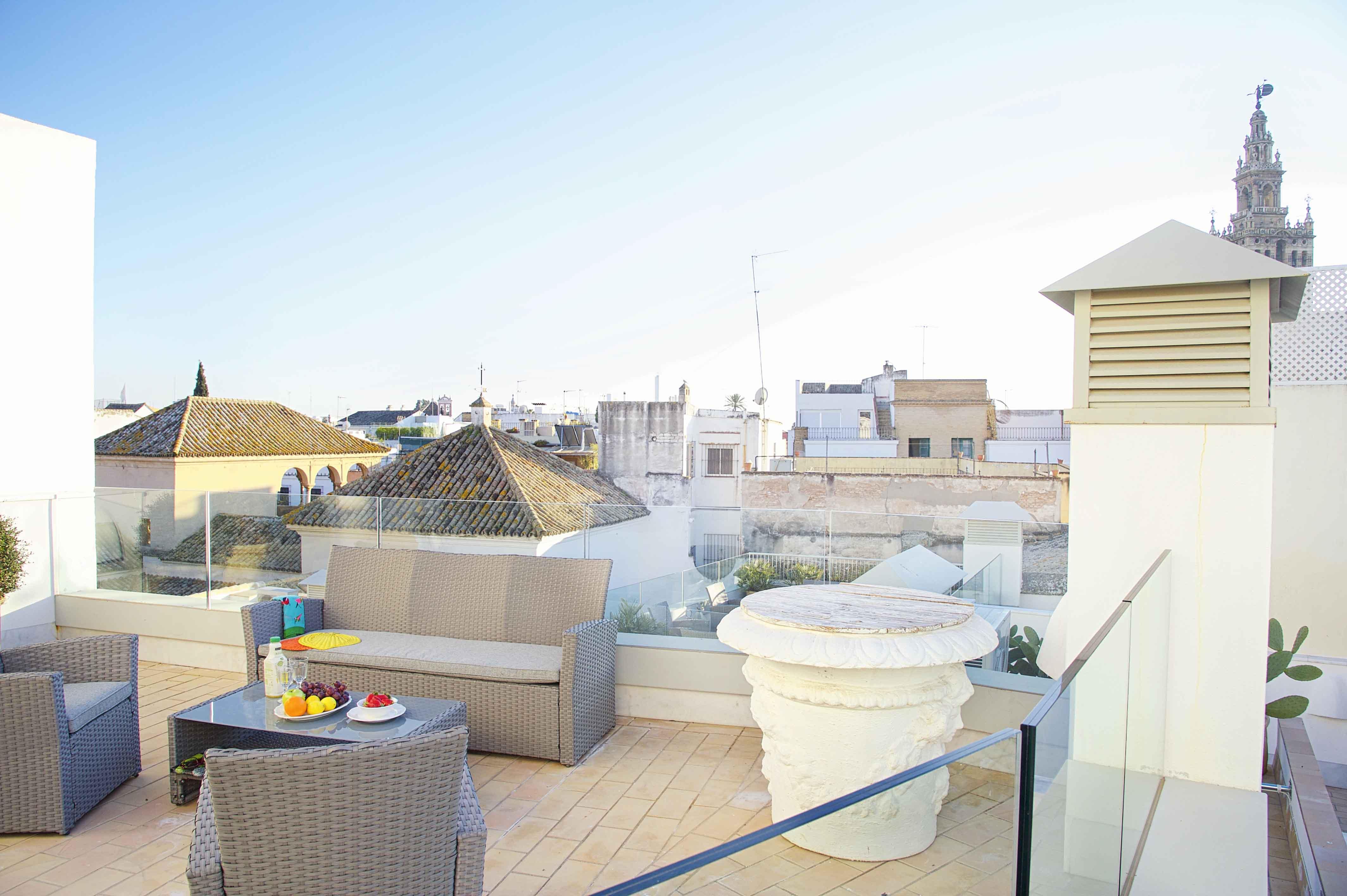 Overland Suites Catedral Севилья Экстерьер фото
